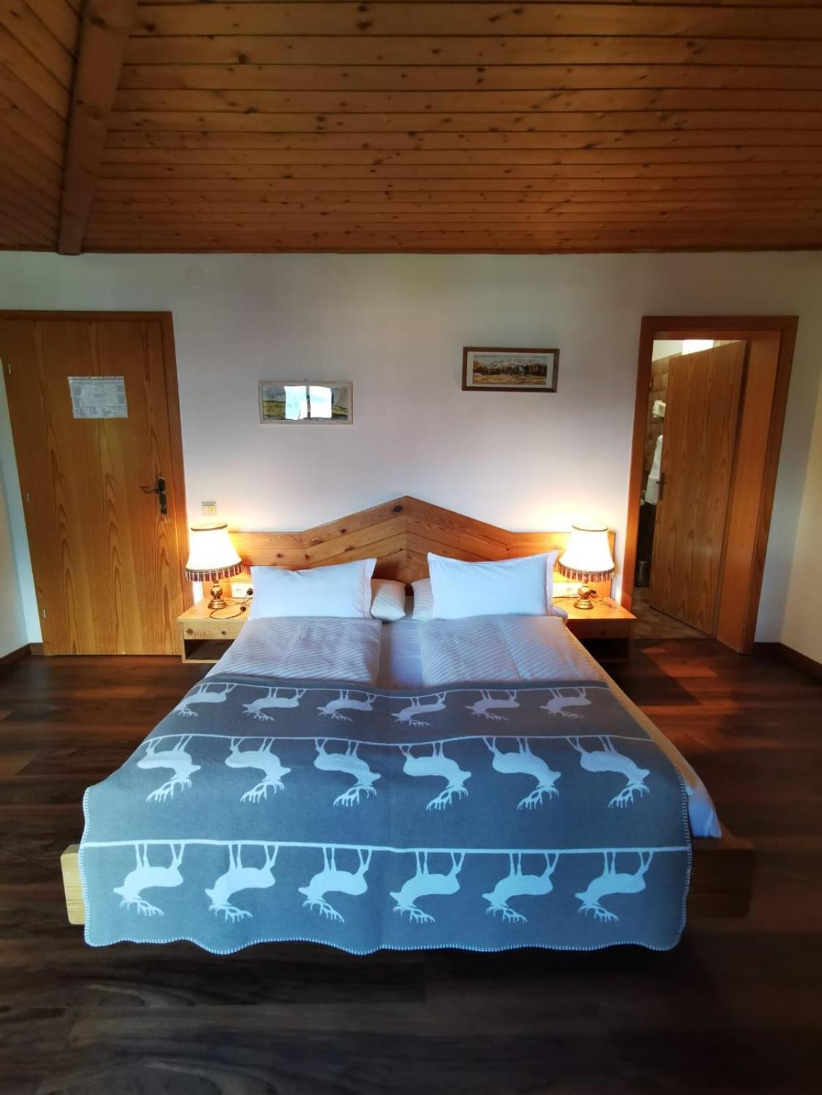 Hotel Eden Guesthouse Марленго Екстериор снимка