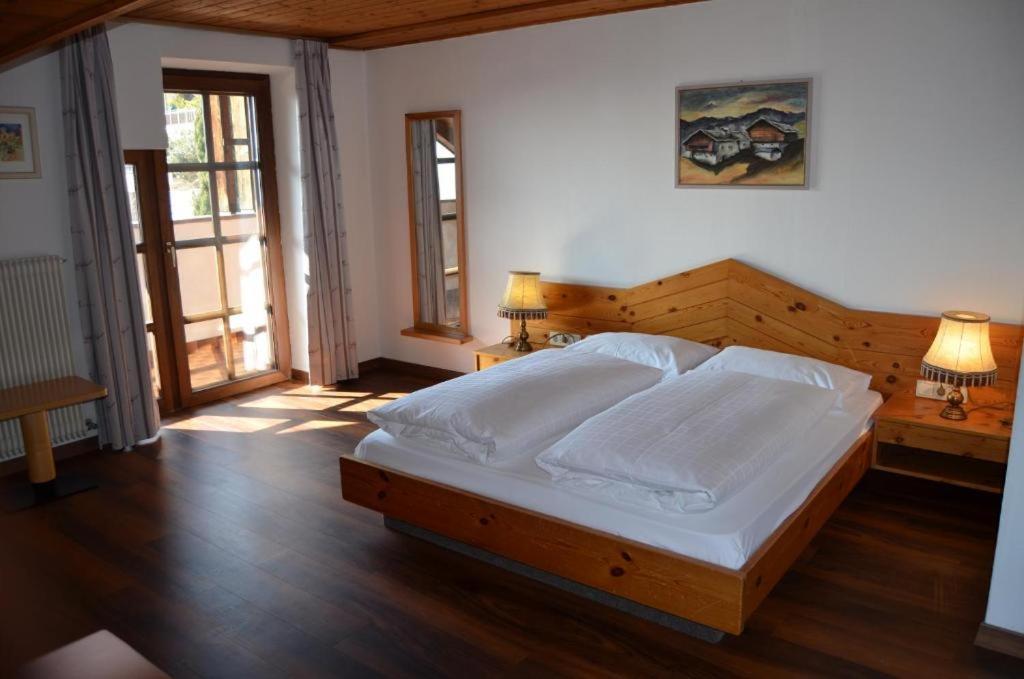 Hotel Eden Guesthouse Марленго Екстериор снимка